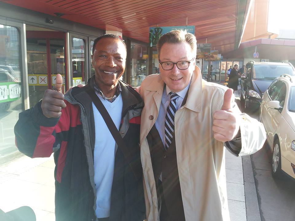 Dan Simmons (AFN Berlin) und Dr. Nikolaus Andre (MIO/Soul-Jazz.de) am 20. März 2014, Berlin-Tegel